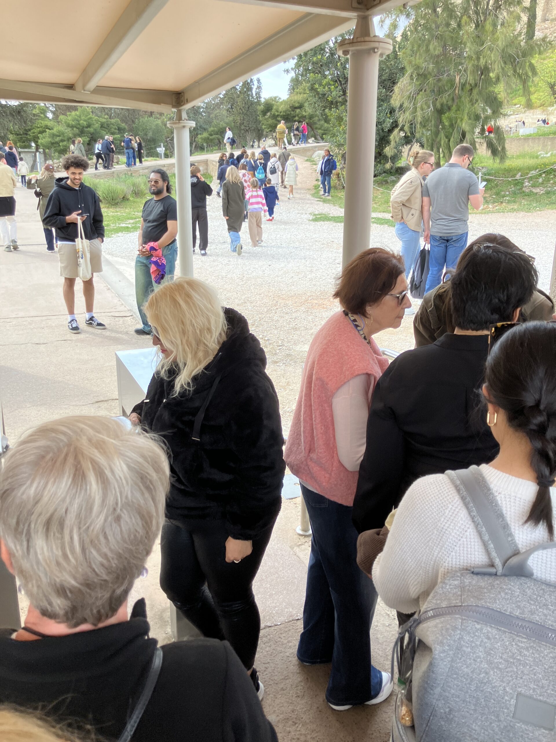 アクロポリス入場ゲートの行列