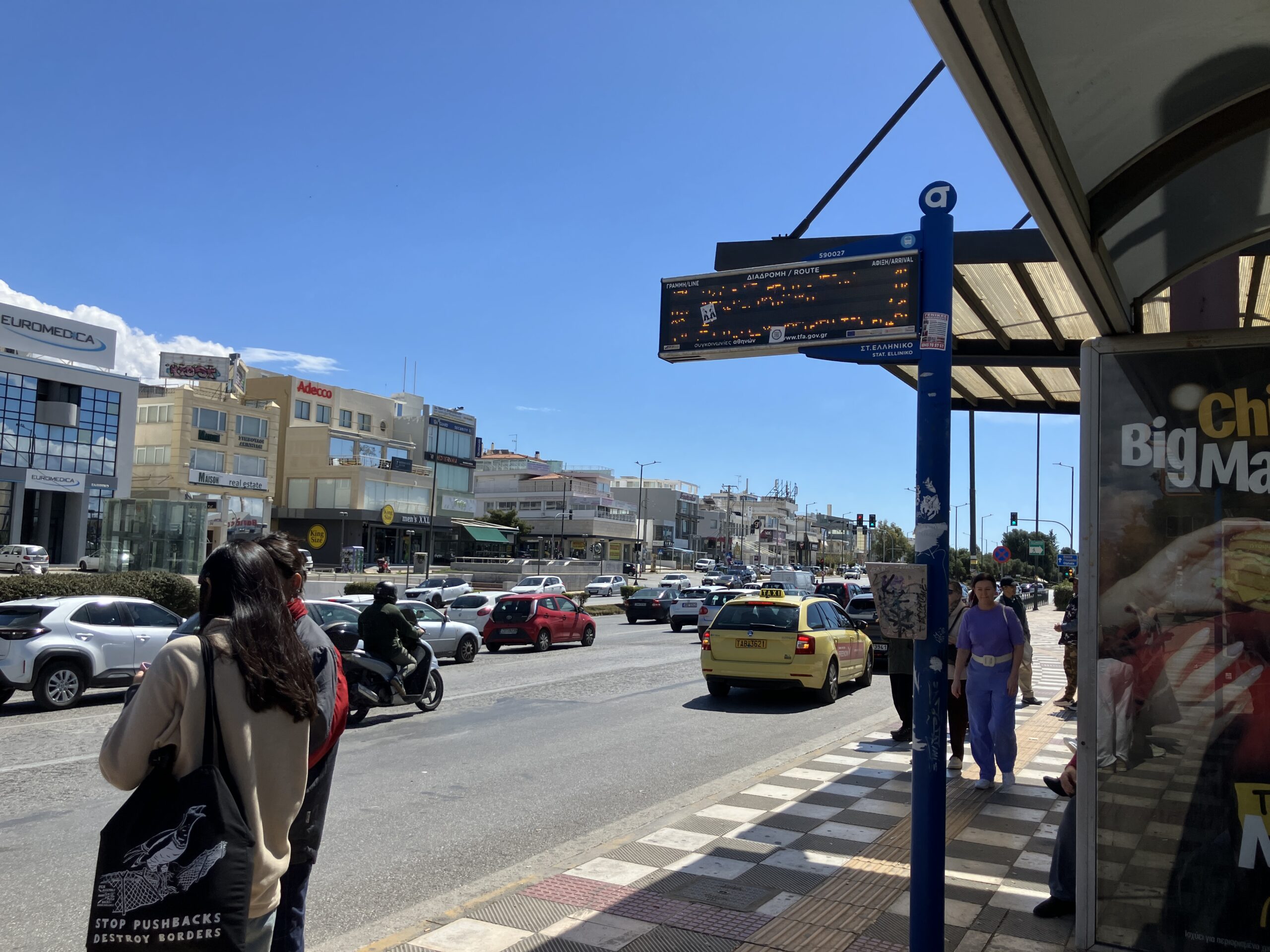 エリニコのバス停